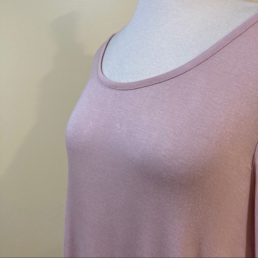 💥 CLEARANCE Lace Up Back 3/4 Sleeve Drapey High Low Top Blush - Picture 3 of 4